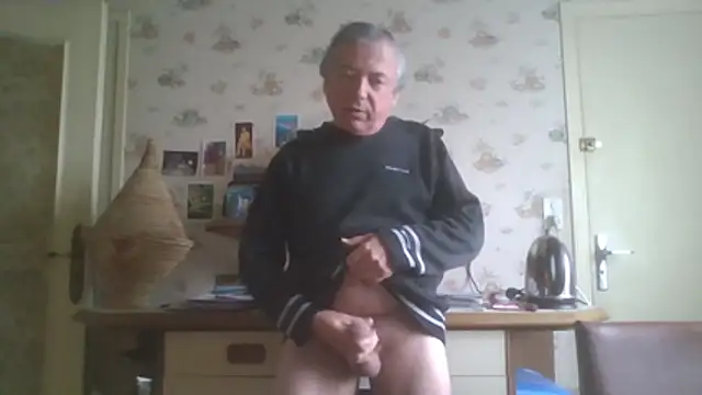 Snapshot of gegevincent chatting on April 12, 2026, 10:51 am gegevincent online show from April 12, 2026, 10:51 am