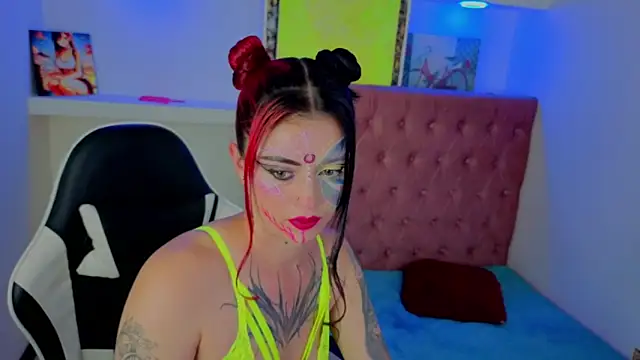  lucia 21 online show from October 22, 2025, 8:08 pm
