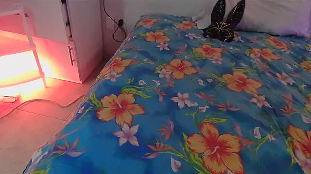 SatiroyNinfa online show from April 8, 2026, 10:00 pm