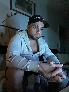 Snapshot of 1Richrichard1 chatting on May 5, 2026, 7:39 pm 1Richrichard1 online show from May 5, 2026, 7:39 pm