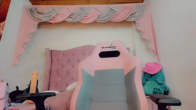 Snapshot of _Abby_white_ chatting on November 19, 2025, 9:04 pm Abby white online show from November 19, 2025, 9:04 pm