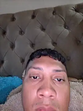 GRUESO-CURVO online show from April 15, 2026, 1:15 pm