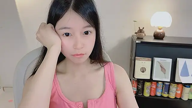 Onechestnut online show from April 28, 2026, 5:12 am
