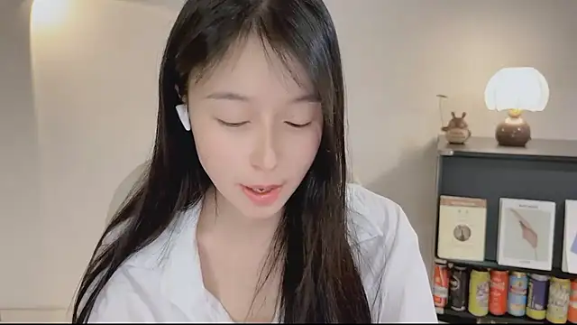 Onechestnut online show from April 23, 2026, 12:40 pm