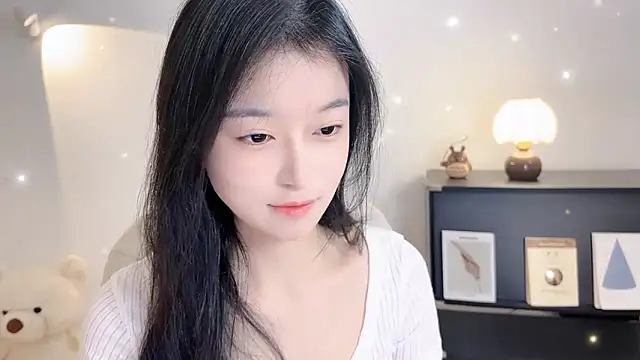 Onechestnut online show from November 4, 2025, 6:06 am