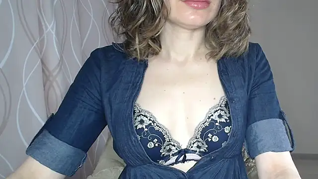 miss  Sophie online show from June 6, 2026, 6:29 am