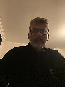 Snapshot of max219 chatting on November 23, 2025, 7:35 pm max219 online show from November 23, 2025, 7:35 pm