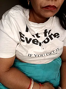 Snapshot of Heart-Kavya chatting on December 14, 2025, 3:02 am Heart-Kavya online show from December 14, 2025, 3:02 am