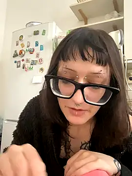 severingratty online show from November 18, 2025, 9:34 am