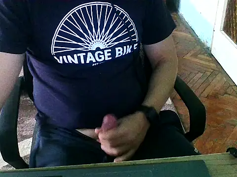 Snapshot of zee06 chatting on December 15, 2025, 12:33 pm zee06 online show from December 15, 2025, 12:33 pm