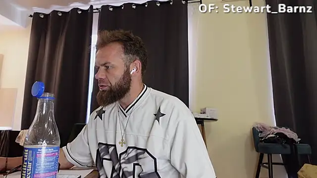 Snapshot of Stewart_Barnz chatting on May 5, 2026, 9:45 am Stewart Barnz online show from May 5, 2026, 9:45 am