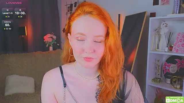 Snapshot of JoyceJones chatting on November 19, 2025, 8:20 pm JoyceJones online show from November 19, 2025, 8:20 pm