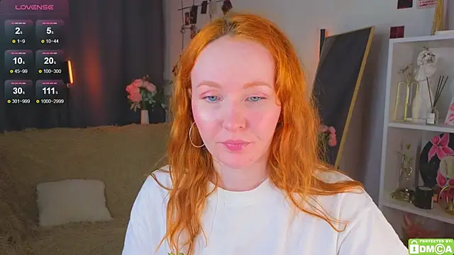 Snapshot of JoyceJones chatting on December 1, 2025, 8:42 pm JoyceJones online show from December 1, 2025, 8:42 pm