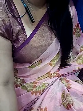 Snapshot of Anuforyou19 chatting on November 6, 2025, 5:28 pm Anuforyou19 online show from November 6, 2025, 5:28 pm