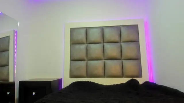 Snapshot of Mia_lopez__ chatting on October 29, 2025, 12:37 pm Mia lopez online show from October 29, 2025, 12:37 pm