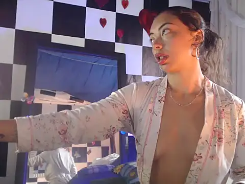 Snapshot of kendraof chatting on November 22, 2025, 6:40 pm kendraof online show from November 22, 2025, 6:40 pm