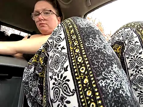 Snapshot of GirlSquirt chatting on November 9, 2025, 7:18 pm GirlSquirt online show from November 9, 2025, 7:18 pm