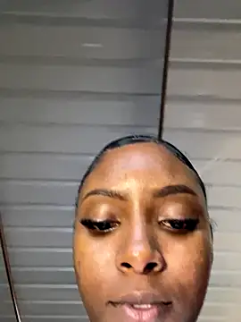 Snapshot of britanyxxs chatting on November 18, 2025, 2:53 pm britanyxxs online show from November 18, 2025, 2:53 pm