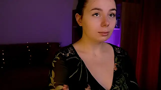 Snapshot of Di_na_Bell chatting on December 15, 2025, 6:30 am Di na Bell online show from December 15, 2025, 6:30 am