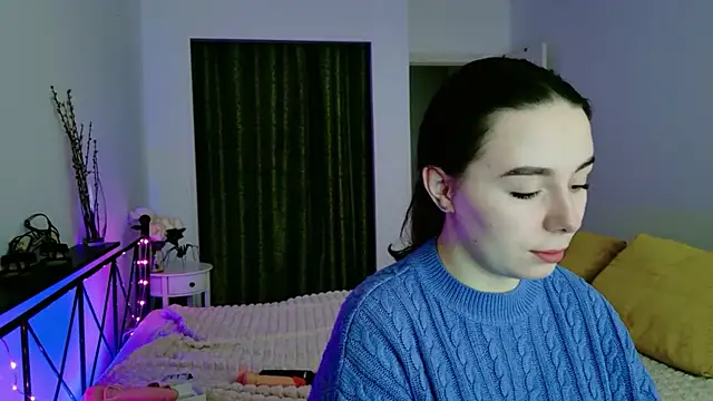 Snapshot of Di_na_Bell chatting on October 25, 2025, 5:28 am Di na Bell online show from October 25, 2025, 5:28 am