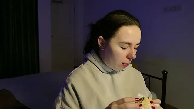 Snapshot of Di_na_Bell chatting on December 1, 2025, 6:47 am Di na Bell online show from December 1, 2025, 6:47 am