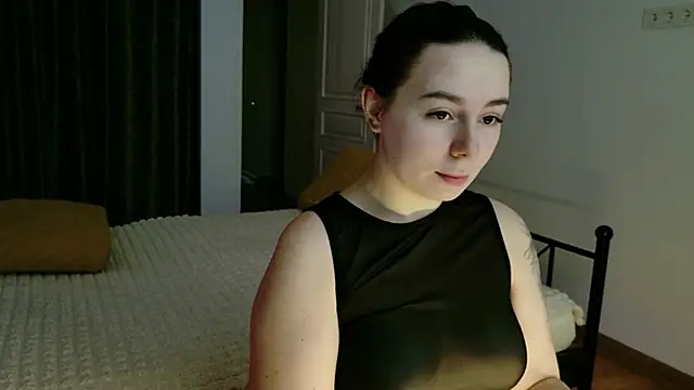 Snapshot of Di_na_Bell chatting on November 3, 2025, 6:18 am Di na Bell online show from November 3, 2025, 6:18 am