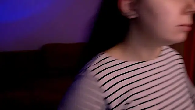 Snapshot of Di_na_Bell chatting on November 28, 2025, 6:46 am Di na Bell online show from November 28, 2025, 6:46 am