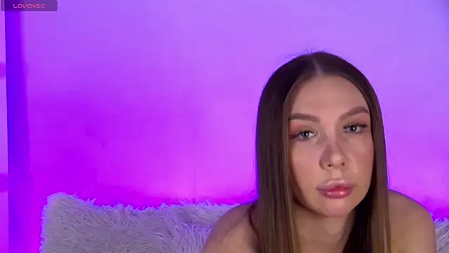 Snapshot of AlysonHuxley_ chatting on November 4, 2025, 4:44 pm AlysonHuxley online show from November 4, 2025, 4:44 pm