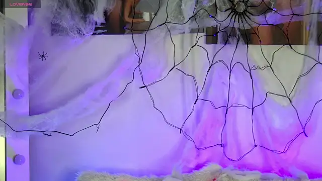 Snapshot of AlysonHuxley_ chatting on October 31, 2025, 4:58 pm AlysonHuxley online show from October 31, 2025, 4:58 pm