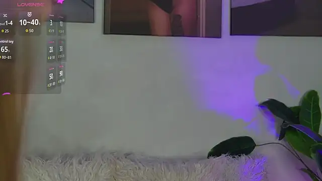 AlysonHuxley  online show from April 15, 2026, 6:56 pm