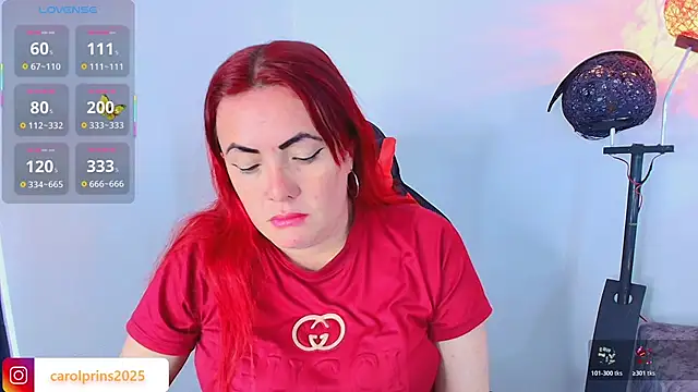 carolinhe  online show from November 12, 2025, 11:58 am