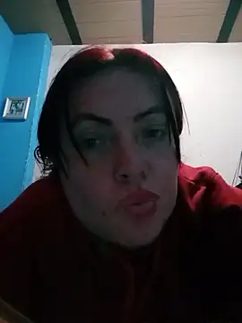 carolinhe  online show from November 20, 2025, 6:41 pm