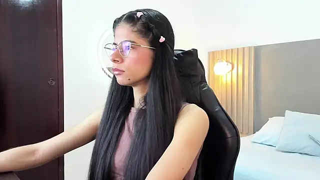 Snapshot of carlina_15 chatting on September 11, 2025, 12:16 pm carlina 15 online show from September 11, 2025, 12:16 pm