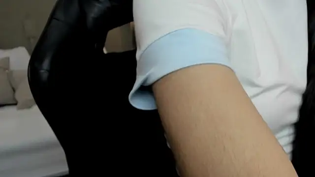 Snapshot of carlina_15 chatting on October 23, 2025, 12:15 pm carlina 15 online show from October 23, 2025, 12:15 pm