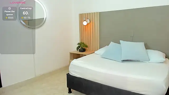 carlina 15 online show from February 12, 2026, 1:33 pm