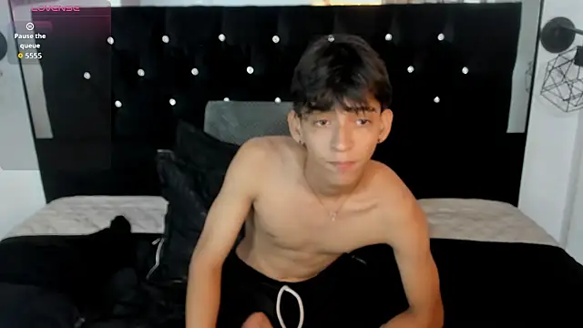 Sebas cat online show from January 18, 2026, 2:15 am