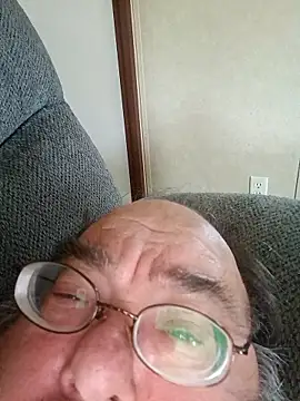Snapshot of Boblnob chatting on May 21, 2026, 9:23 pm Boblnob online show from May 21, 2026, 9:23 pm