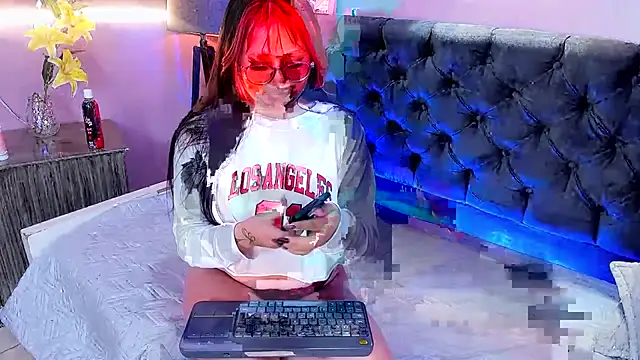 Aliice Blond online show from June 5, 2026, 5:01 am