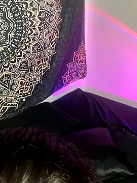 Snapshot of Coralink chatting on October 17, 2025, 4:27 am Coralink online show from October 17, 2025, 4:27 am