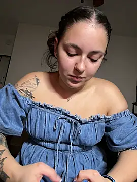 babykalirose online show from April 18, 2026, 2:47 am