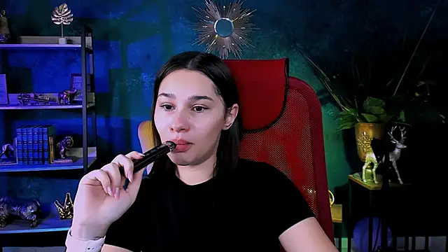 Snapshot of KimClarks_ chatting on November 18, 2025, 8:39 am KimClarks online show from November 18, 2025, 8:39 am