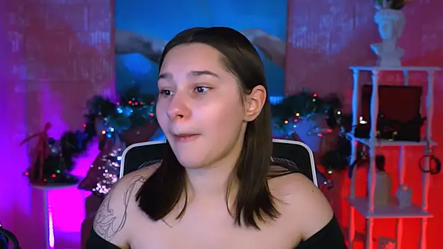 Snapshot of KimClarks_ chatting on December 17, 2025, 12:32 pm KimClarks online show from December 17, 2025, 12:32 pm