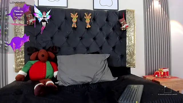 Snapshot of Sofia_Seduccion chatting on November 21, 2025, 12:26 pm Sofia Seduccion online show from November 21, 2025, 12:26 pm