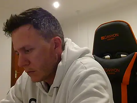 TroyDieselXXX online show from December 22, 2025, 5:57 pm