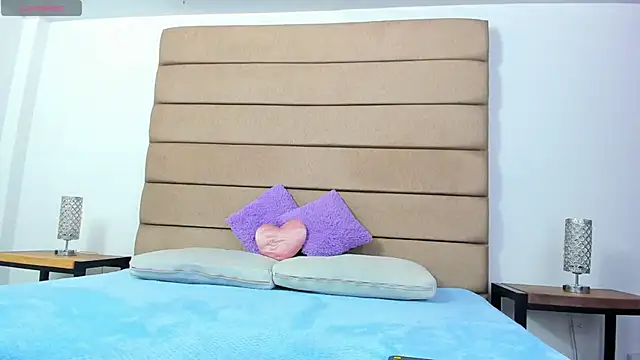 Snapshot of susan_elliot chatting on October 24, 2025, 7:57 pm susan elliot online show from October 24, 2025, 7:57 pm