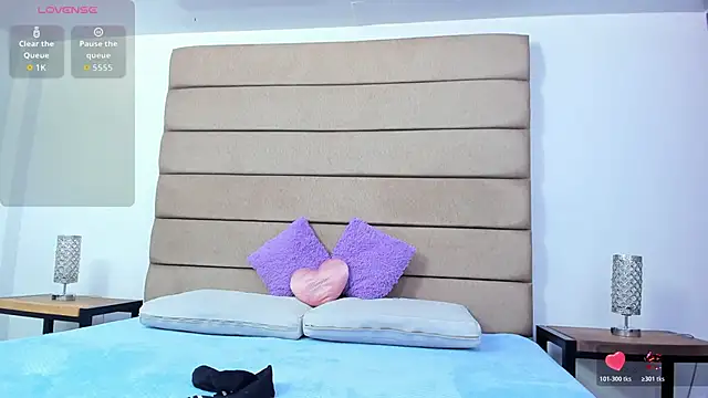 Snapshot of susan_elliot chatting on October 22, 2025, 7:35 pm susan elliot online show from October 22, 2025, 7:35 pm