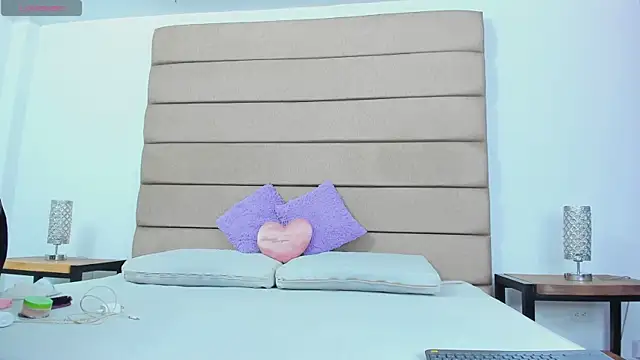 Snapshot of susan_elliot chatting on November 8, 2025, 7:50 pm susan elliot online show from November 8, 2025, 7:50 pm