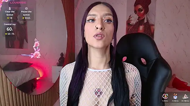 Snapshot of Scaarlettfox chatting on October 27, 2025, 7:37 pm Scaarlettfox online show from October 27, 2025, 7:37 pm