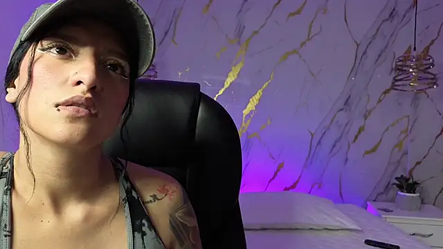 Snapshot of Scaarlettfox chatting on December 1, 2025, 7:26 pm Scaarlettfox online show from December 1, 2025, 7:26 pm