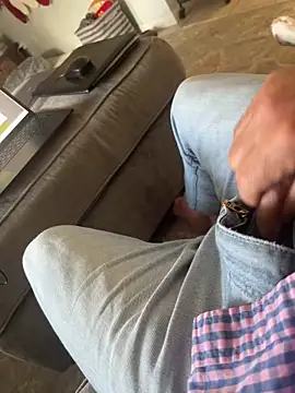 Snapshot of cyclone1212 chatting on December 5, 2025, 1:53 pm cyclone1212 online show from December 5, 2025, 1:53 pm